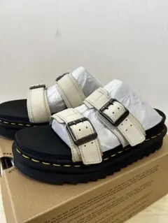 Dr. Martens サンダル ホワイトのサムネイル