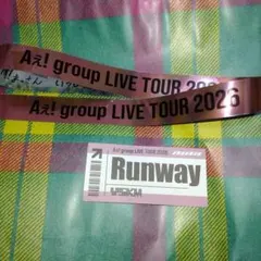 Aぇgroup Runway 銀テープ　銀テ　落下物のサムネイル
