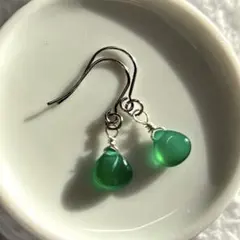 【84】天然石　グリーンオニキス　ピアス