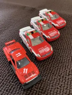 トミカ　SKYLINE  オフィシャルカー　4台セット