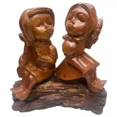 ヨーロッパ土産　アンティーク 子供二人の木製オブジェ