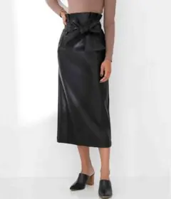 新品未使用 フェイクレザー ワイド幅広 リボンベルト付き 大人系 ナロースカート