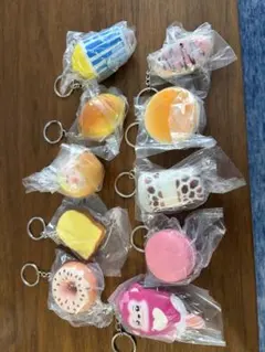 スクイーズ キーホルダー 10個セット パン スイーツのサムネイル