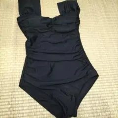 プ*枚様 韓国で購入したブラック ワンピース水着 フリル付き　未使用