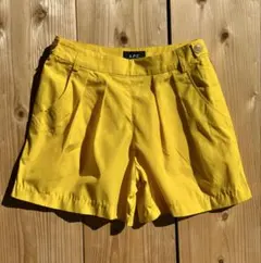 A.P.C. カナリアイエロー　新品未着用　ショートパンツ　アーペーセーのサムネイル