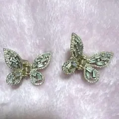 ヘアクリップ　蝶々　バタフライ　2つセットのサムネイル