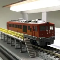 Nゲージ　鉄道ジオラマ　模型　車両展示台　車庫　昇降台　LED照明付きのサムネイル