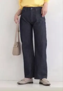 シューラルー　程よい厚みのストレートデニムパンツのサムネイル