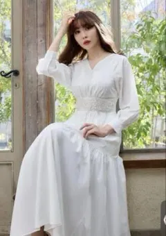 Her lip to Leaf Lace Motif Tiered Dress