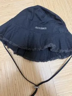 JACQUEMUS バケットハット ブラックのサムネイル