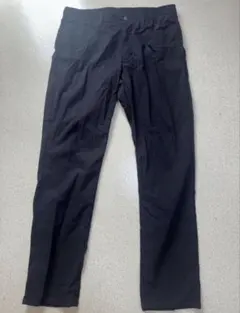 【未使用品】TOPVALU 黒 ストレートパンツのサムネイル