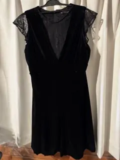 【美品】ZARA 黒 ベルベット ワンピース Vネック