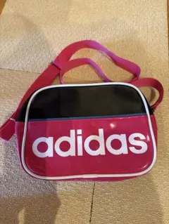 adidas アディダス ショルダーバッグ ピンク×ブラック エナメル スポーツ