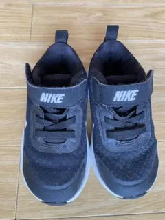 NIKE ブラック スニーカー