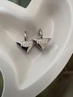 シルバー三角形フープピアス