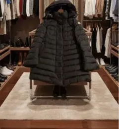 美品MONCLER ブラック ダウンジャケット フード付き