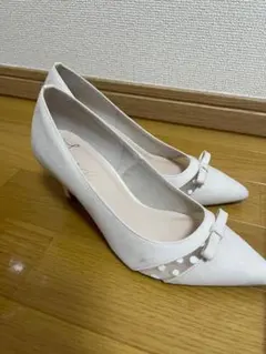 ホワイト ポインテッドトゥ ヒール 7cm