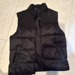 ZARA ノースリーブ 黒 ダウンベスト