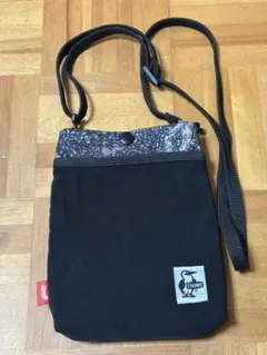 ぐ*る様 CHUMS ショルダーバッグ 黒/グレー