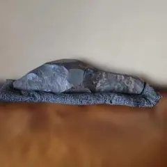 蛇紋岩や水石とよばれる天然石の置物 - メルカリ