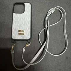 MIUMIU iPhone15pro ケースのサムネイル
