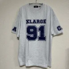 XLARGE ロゴTシャツ ASH（アッシュグレー）