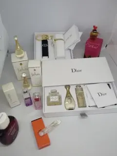 Dior 香水セット ギフト用オリジナルボックス入り…等など。。