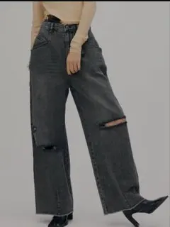 【AMERI 】HEART PATCH DAMAGE DENIM PANTSのサムネイル