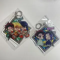 鬼滅の刃　ぴたでふぉめ　アクリルキーホルダーぷらす　二つセット