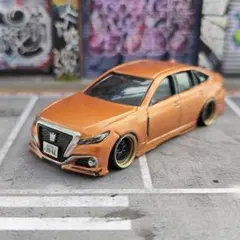 トミカ改造 トヨタ クラウン フルエアロ オレンジ☆深リムa ☆ホットウィール トミカ改造 トヨタ クラウン サイドミラー付き ☆深リム ☆ホット