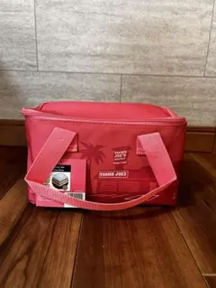 Trader Joe's ピンク クーラーバッグ