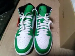 Nike　Air　Jordan 1　mid ラッキーグリーン　ナイキ