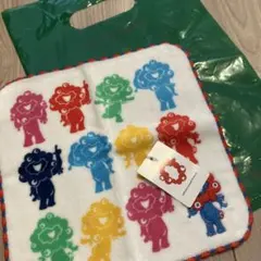 カラフルミャクミャク　ミニタオル