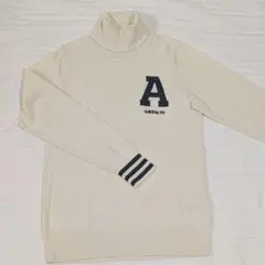 adidasアイボリー タートルネックセーター（L）