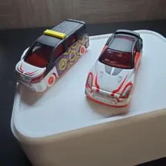 トミカ 仮面ライダーギーツ 2台セット（GT-R・ヴェルファイア）のサムネイル