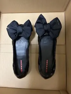 プラダ　シューズ　おリボン　エナメル