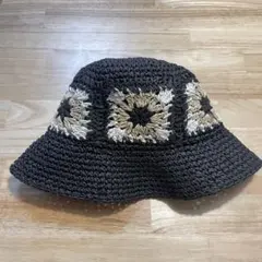 編み帽子 花柄