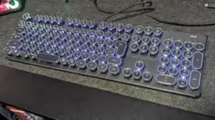 HKW　タイプライター風メカニカルキーボード