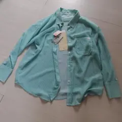 新品・しまむらanco.コラボ　シアーシャツのサムネイル