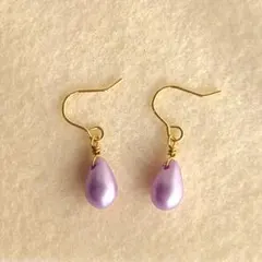 ♥️パーリーパープルのチェコドロップシンプルピアス♪　ハンドメイド