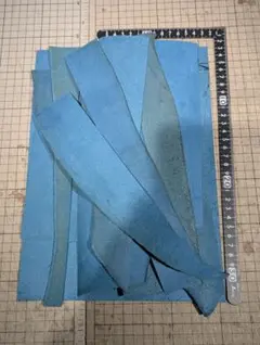 イタリアンレザー　ブッテーロ　ヌメ床革 ターコイズブルー　もりもりハギレセット