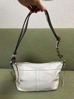 COACH Y2Kレザー ショルダーバッグ ホワイト