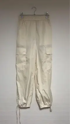 カーゴパンツ　白