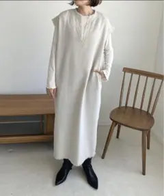 【店頭オンライン完売】フレアＴシャツ&Ｖアキワンピース　ホワイト