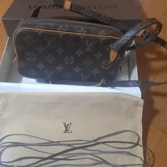 Item thumbnail for item ca36f134-e38e-45d7-964c-83cab0f15346