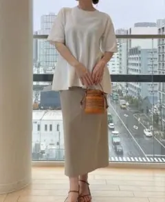 ベージュ タイトスカート ロング丈 シンプルのサムネイル