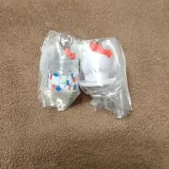 モンチッチ × ハローキティ めじるしアクセサリー 2個セット