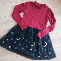 赤い長袖ワンピース 星と月刺繍