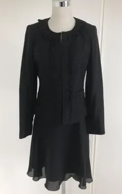 新品 ノーカラージャケットスーツ 黒 ブラック 11号