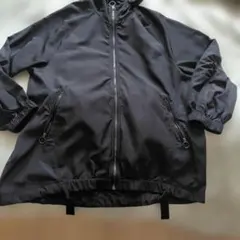 ZARA　ブラックフード付きジャンパー